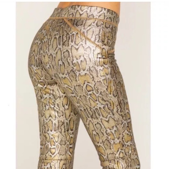 NWT FREE PEOPLE gold python leggings size M brown shiny snakesekin pull on - Picture 3 of 9